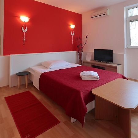 Apartments Lola Novalja Extérieur photo
