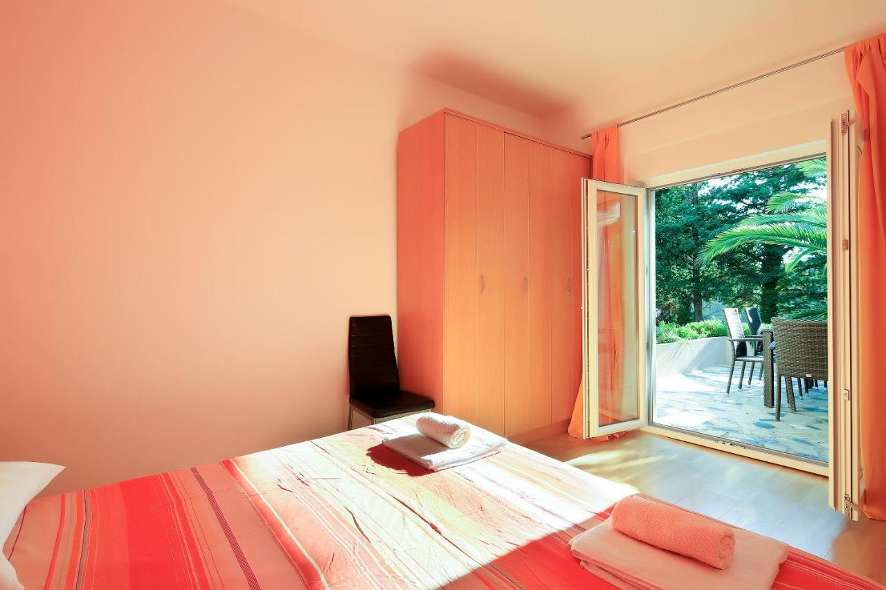 Apartments Lola Novalja Extérieur photo