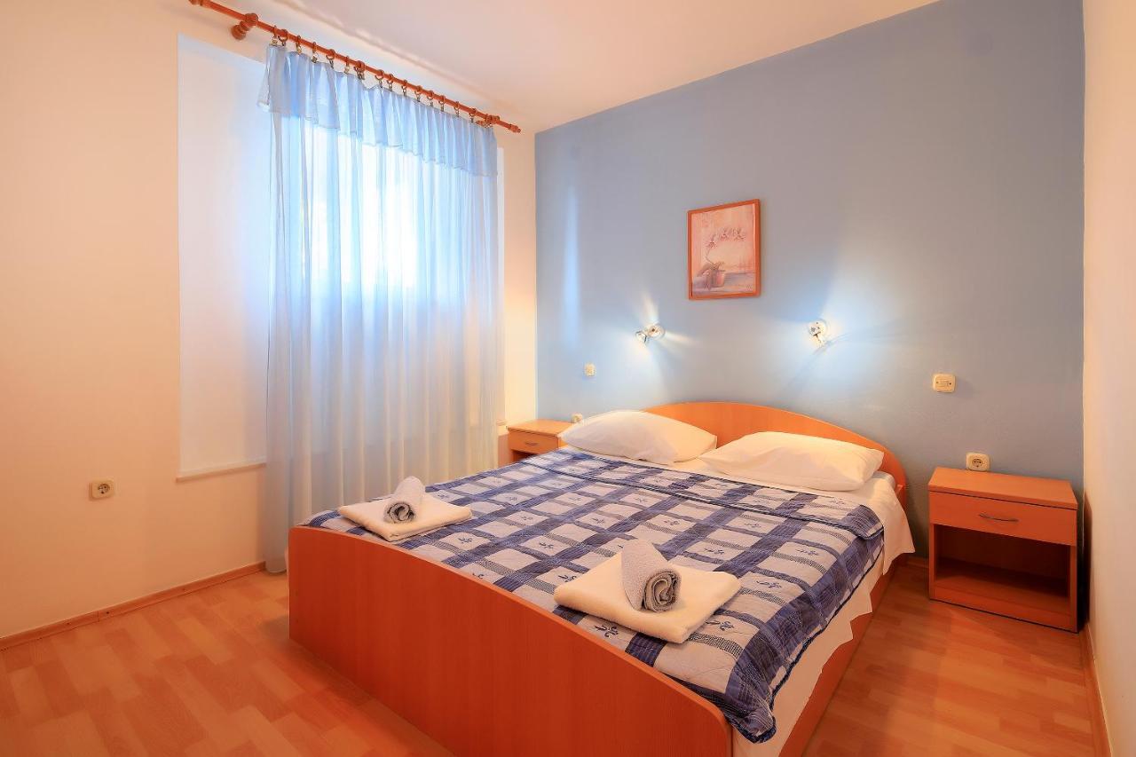 Apartments Lola Novalja Extérieur photo