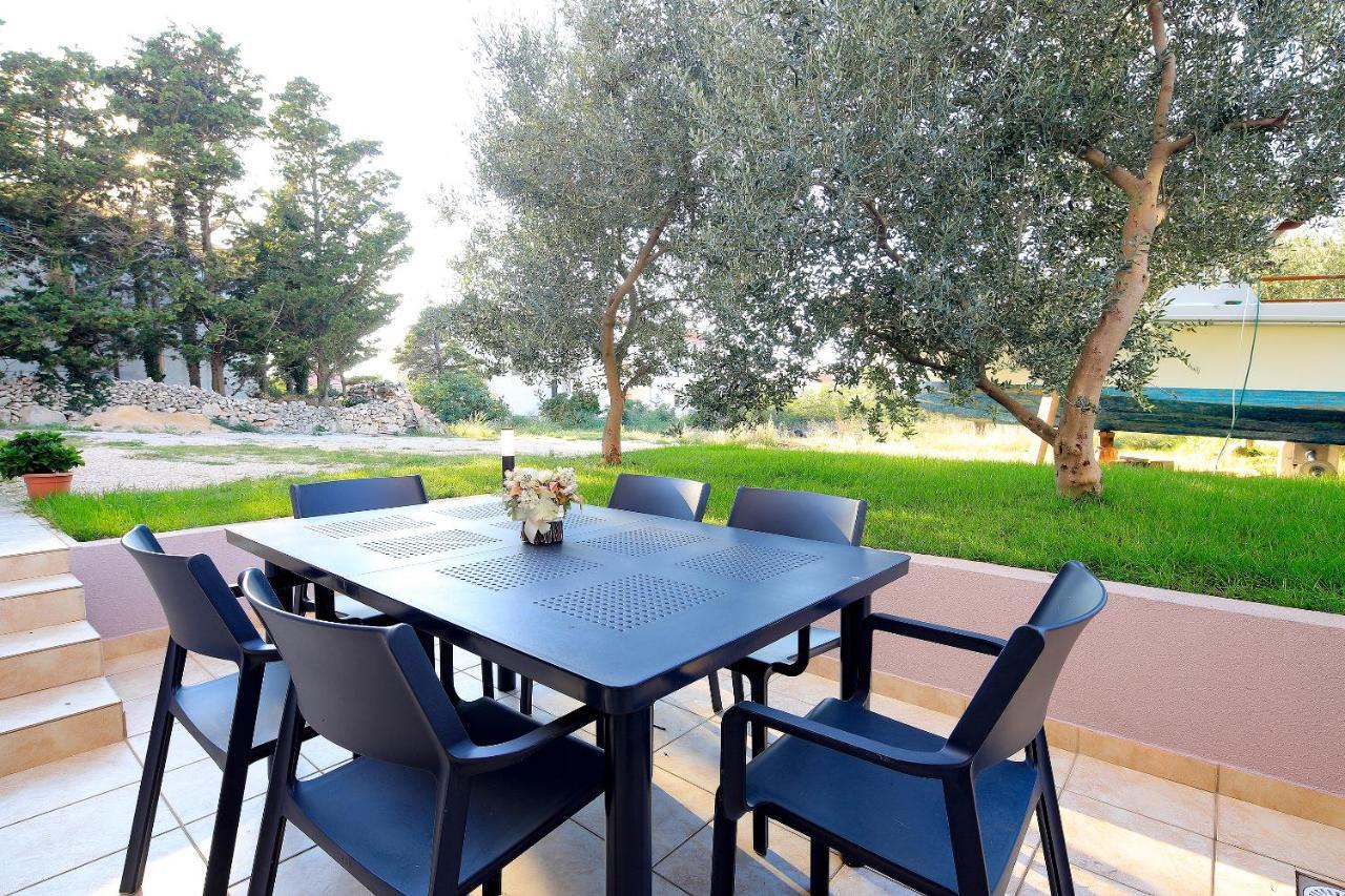 Apartments Lola Novalja Extérieur photo