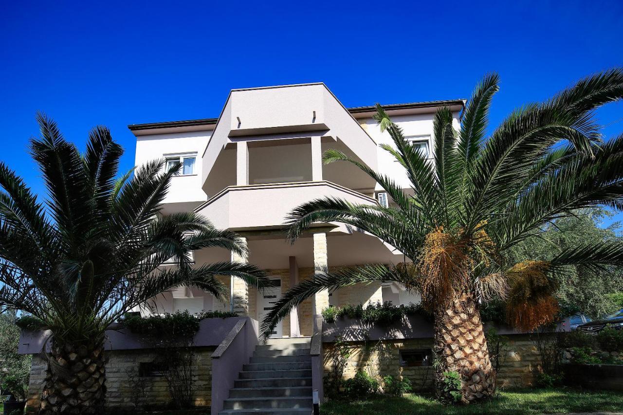 Apartments Lola Novalja Extérieur photo