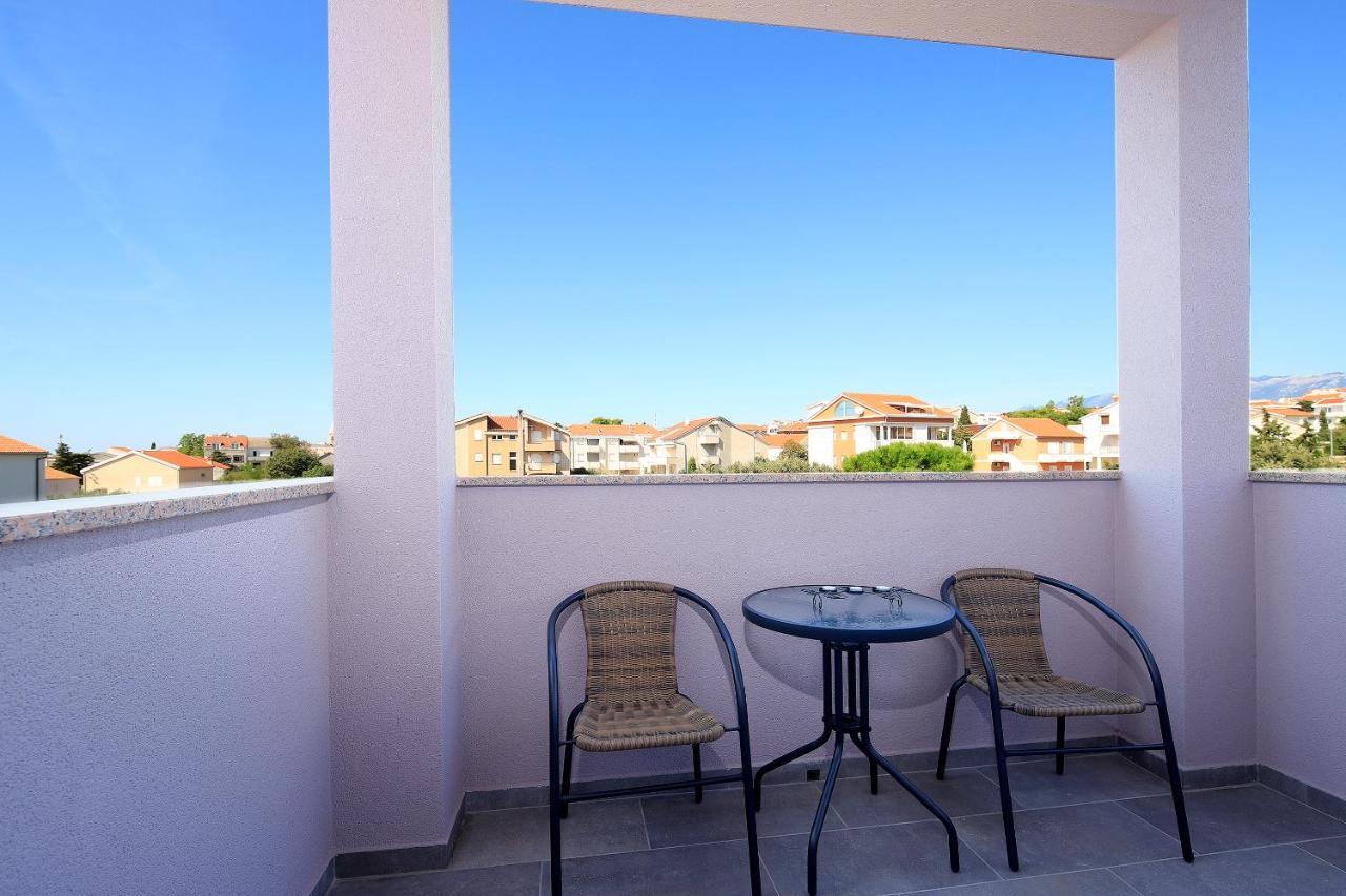 Apartments Lola Novalja Extérieur photo